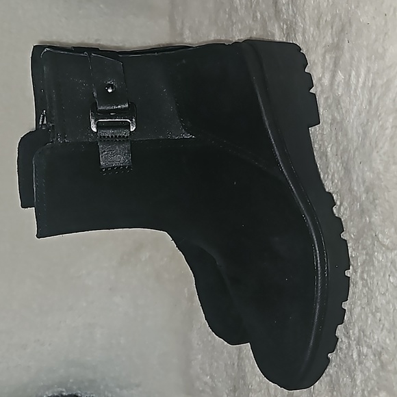 CLARKS CALLA Collection Mid Black Sueded Women Boots Size 7W Ultimate Comfort - Picture 6 of 10